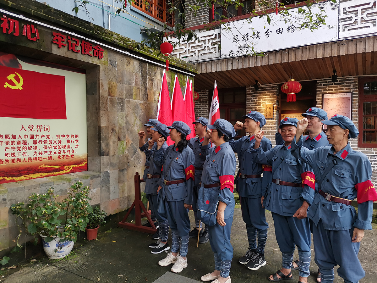 虹潤(rùn)公司黨支部組織開(kāi)展“尋找紅色足跡，牢記初心使命”主題黨日活動(dòng)